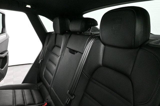 New 2026 Porsche Macan image 23