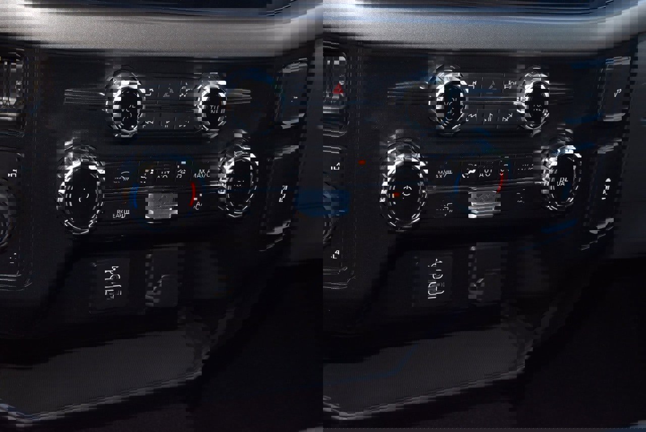 Used 2025 Ford F150 XLT w/ Equipment Group 301A Standard image 29