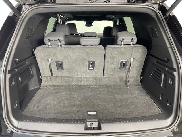 Certified 2025 Chevrolet Traverse LT w/ Sun and Wheel Package image 17