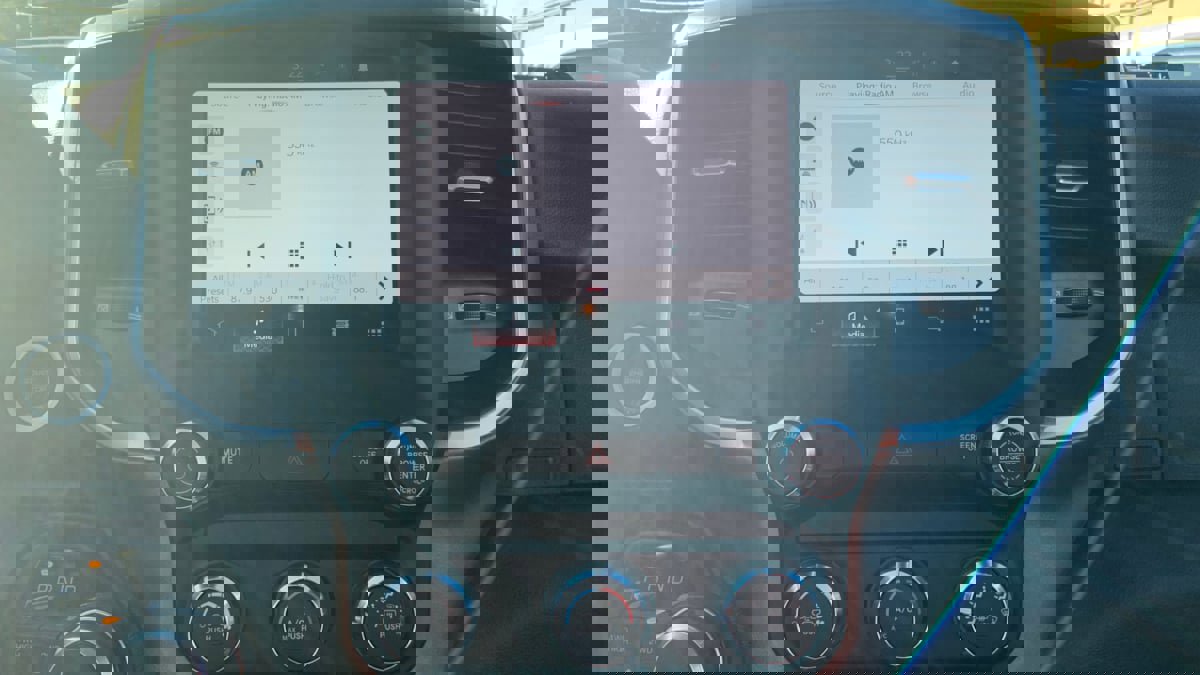 Used 2024 RAM 2500 Big Horn w/ Bed Utility Group image 13