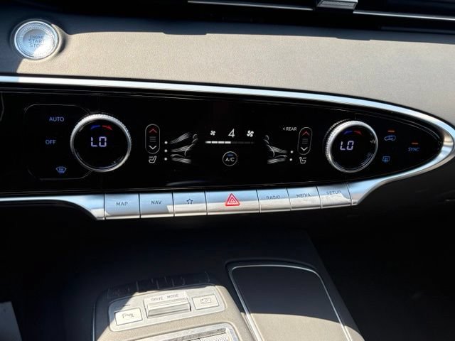 Used 2025 Genesis GV70 2.5T AWD/4WD image 21