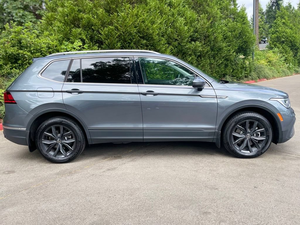 Used 2024 Volkswagen Tiguan SE AWD/4WD image 27
