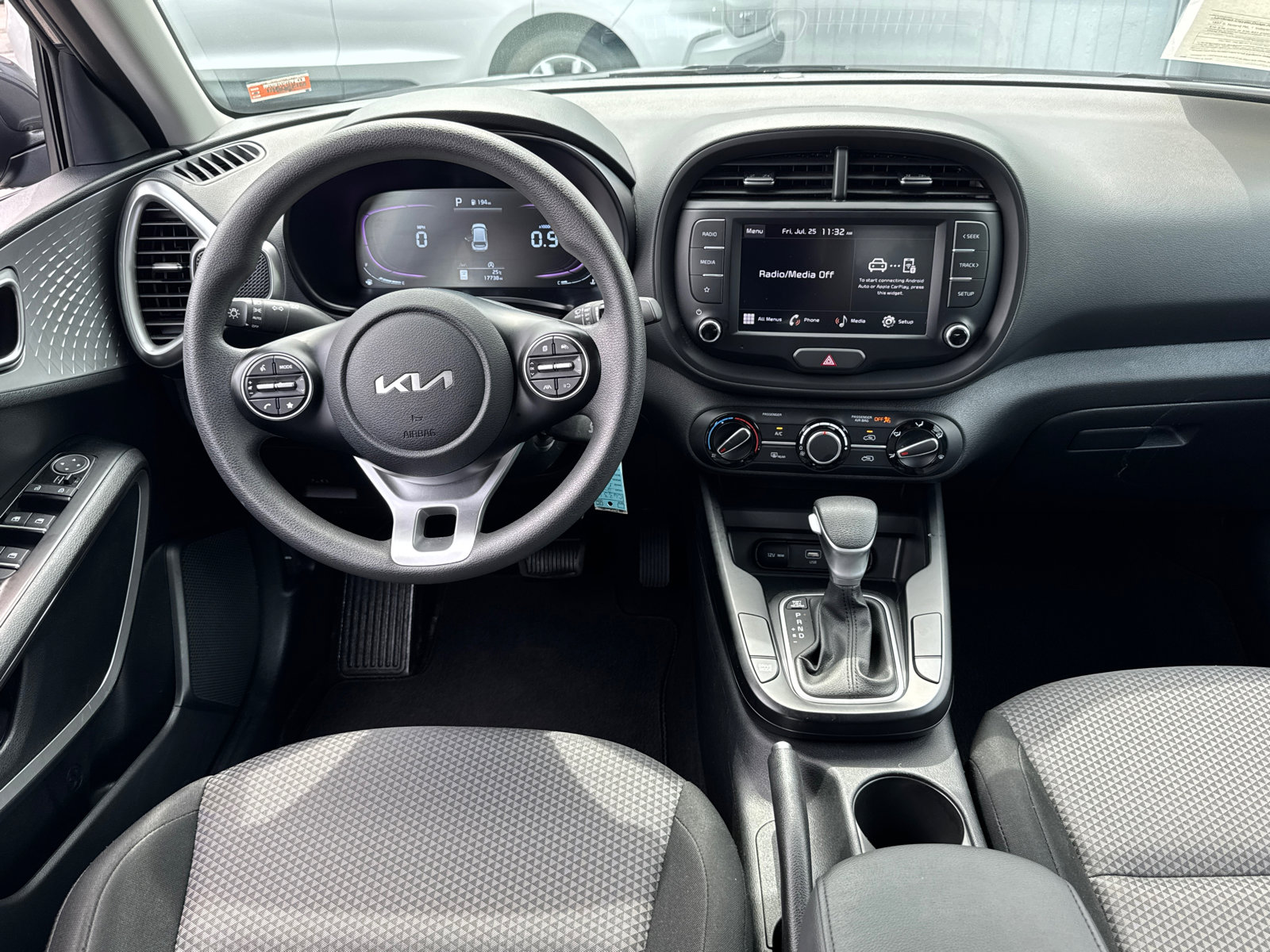 Used 2024 Kia Soul LX w/ Option Group 015 image 7