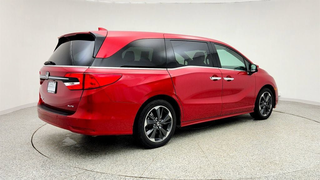Used 2023 Honda Odyssey Elite image 5
