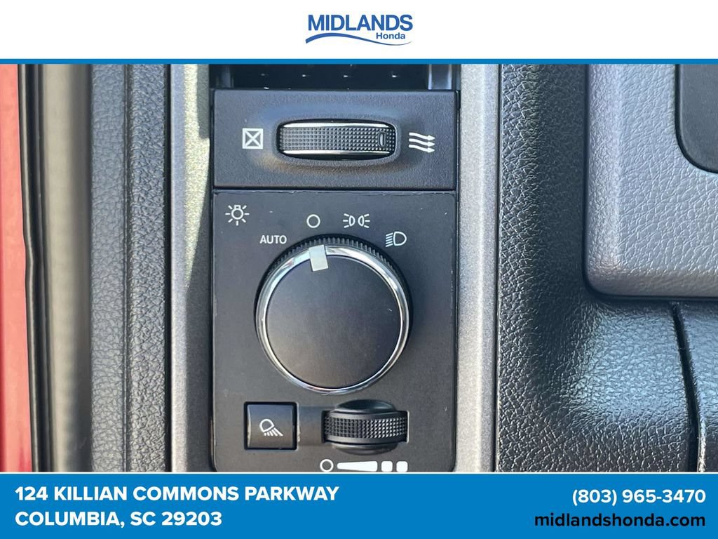 Used 2013 RAM 2500 Tradesman w/ Chrome Appearance Group AWD/4WD image 17