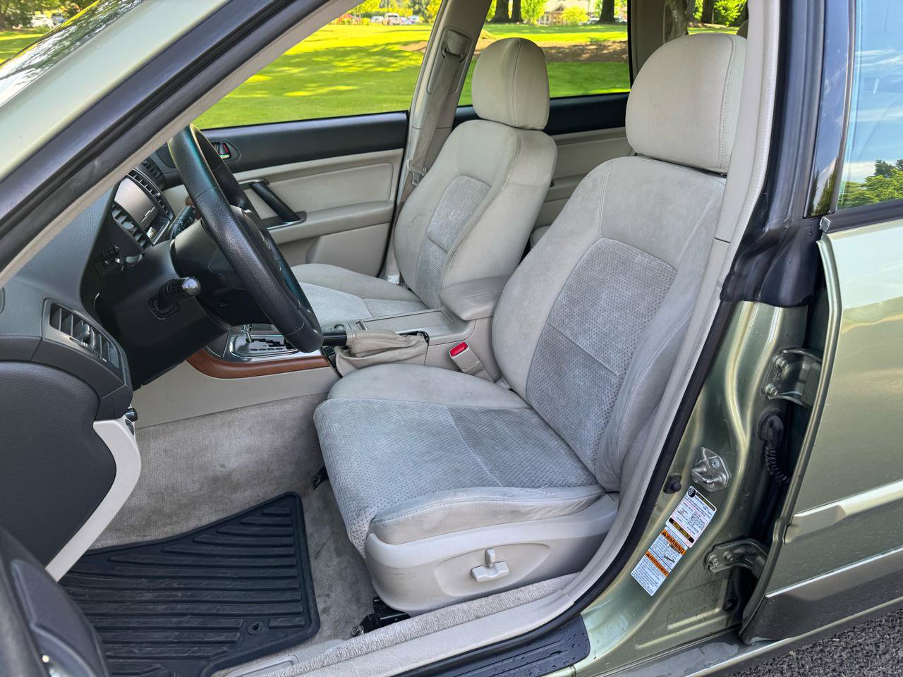 Used 2005 Subaru Outback 2.5i image 10