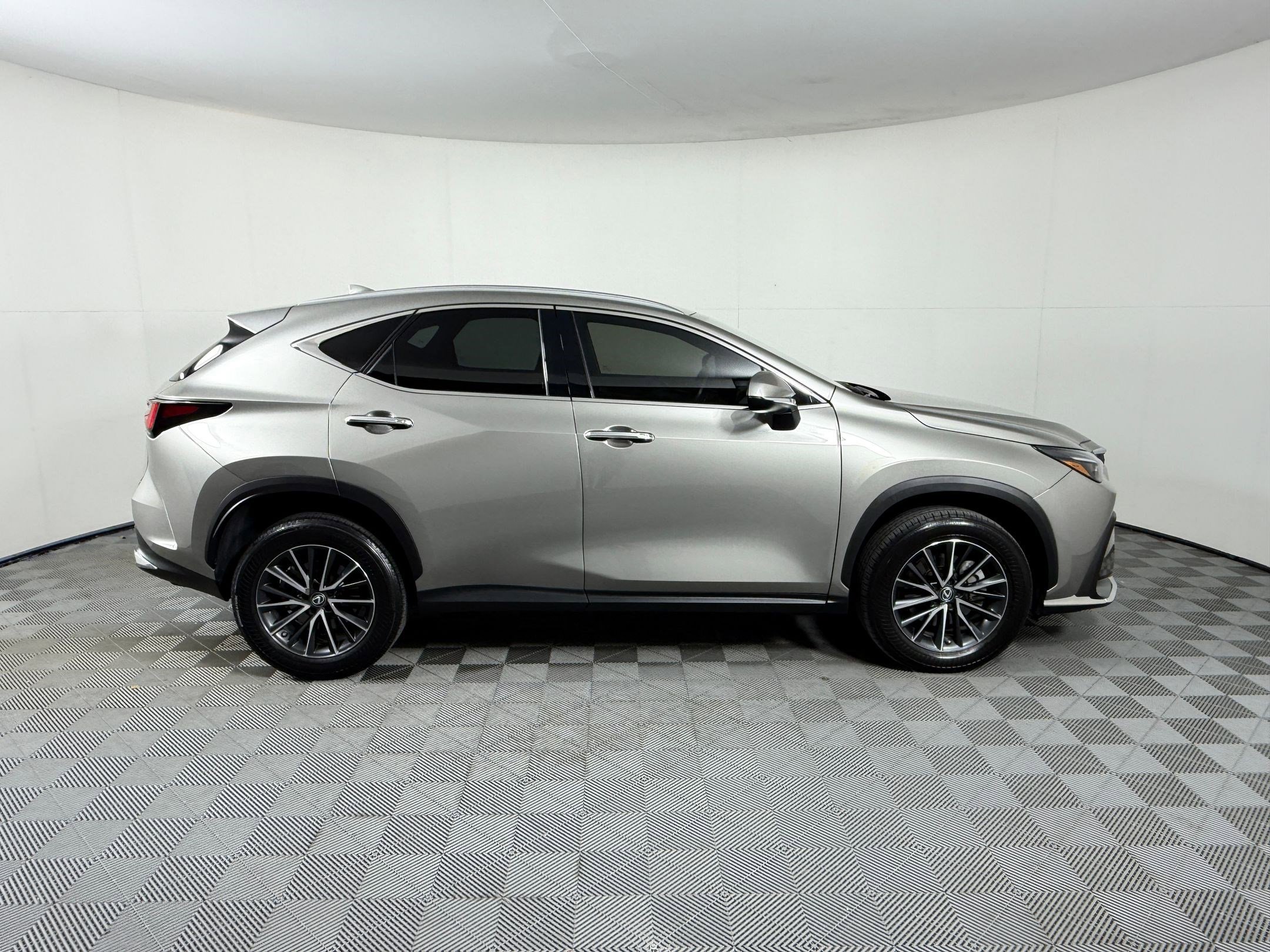 Used 2023 Lexus NX 350 AWD image 8