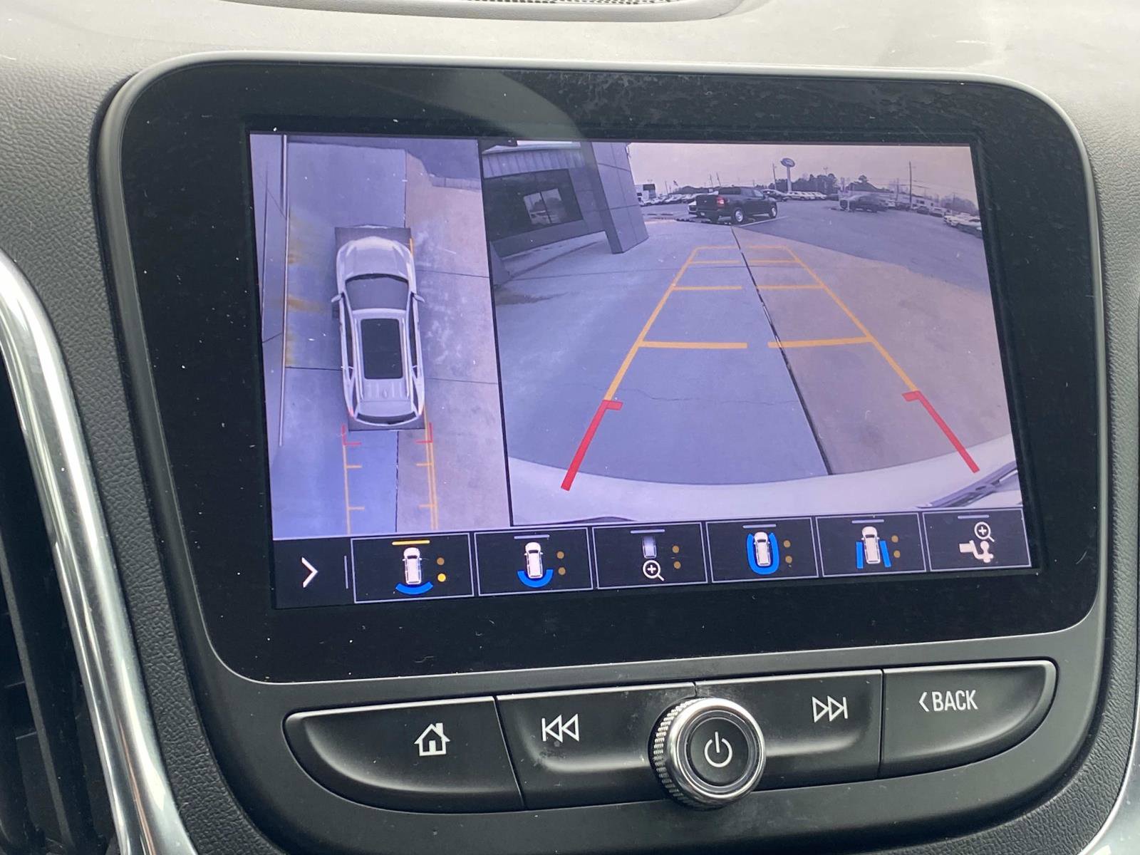 Used 2020 Chevrolet Equinox Premier image 26