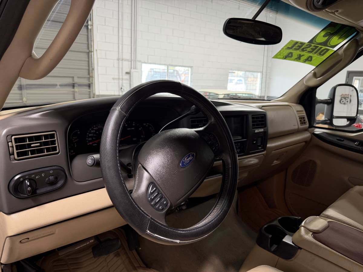 Used 2005 Ford Excursion Limited AWD/4WD image 19