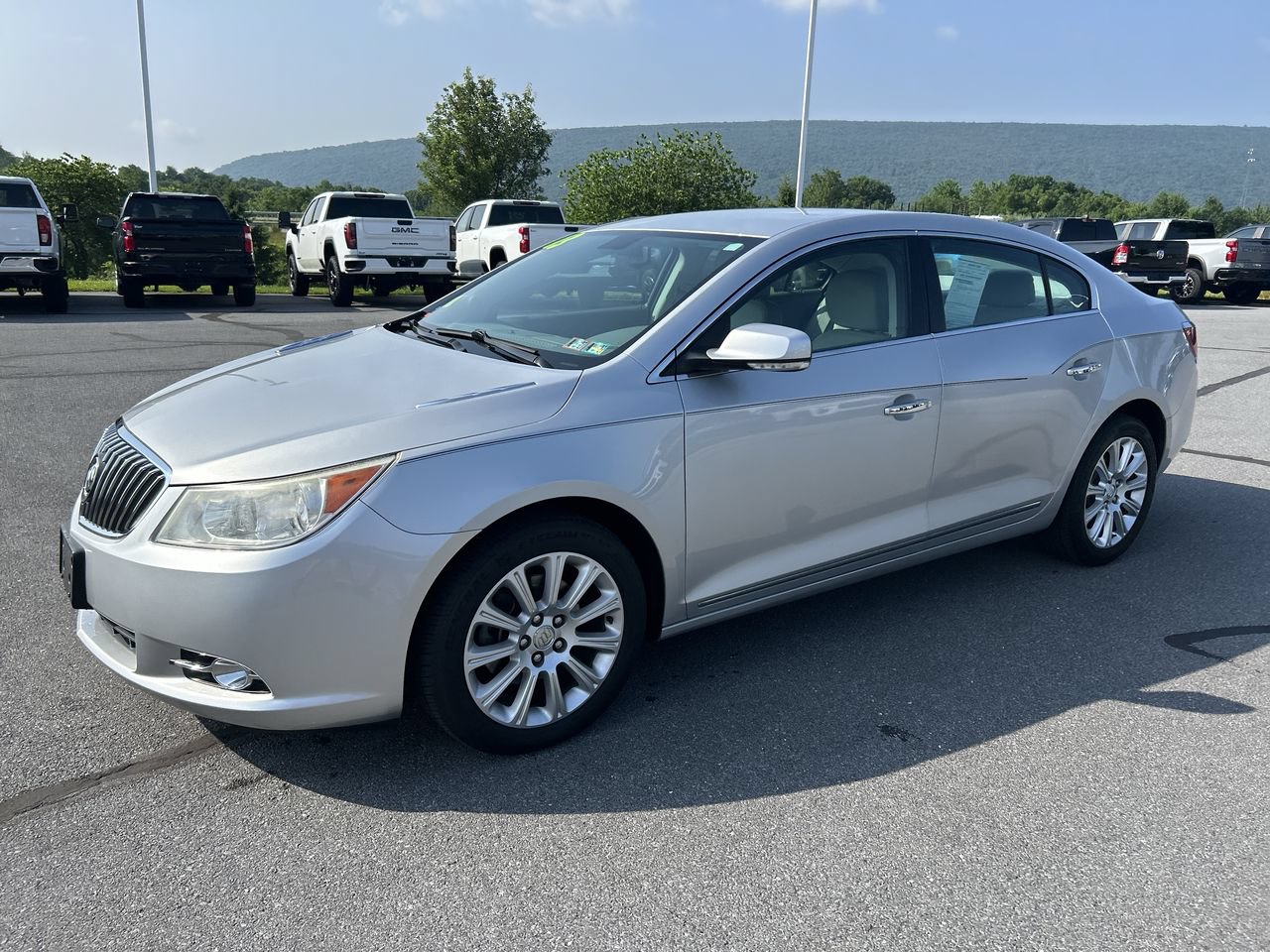 Used 2013 Buick LaCrosse Leather FWD video 3