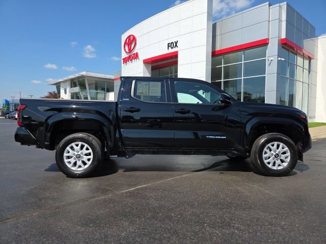 Used 2026 Toyota Tacoma SR5 AWD/4WD image 9