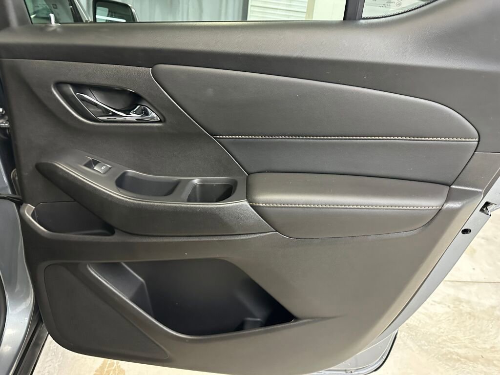 Certified 2021 Chevrolet Traverse LT w/ LT Premium Package image 31