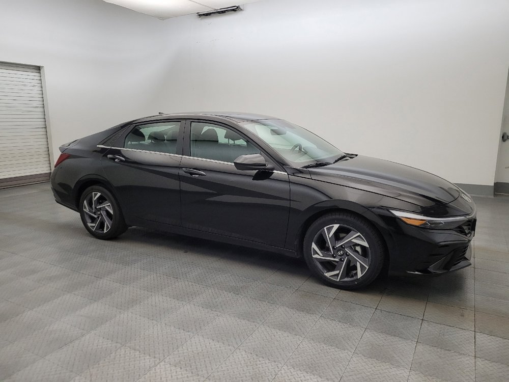 Used 2025 Hyundai Elantra SEL FWD image 11