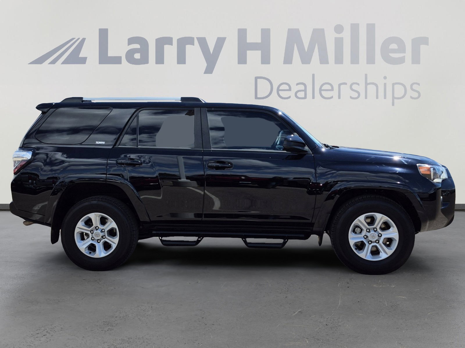 Used 2022 Toyota 4Runner SR5 RWD image 6