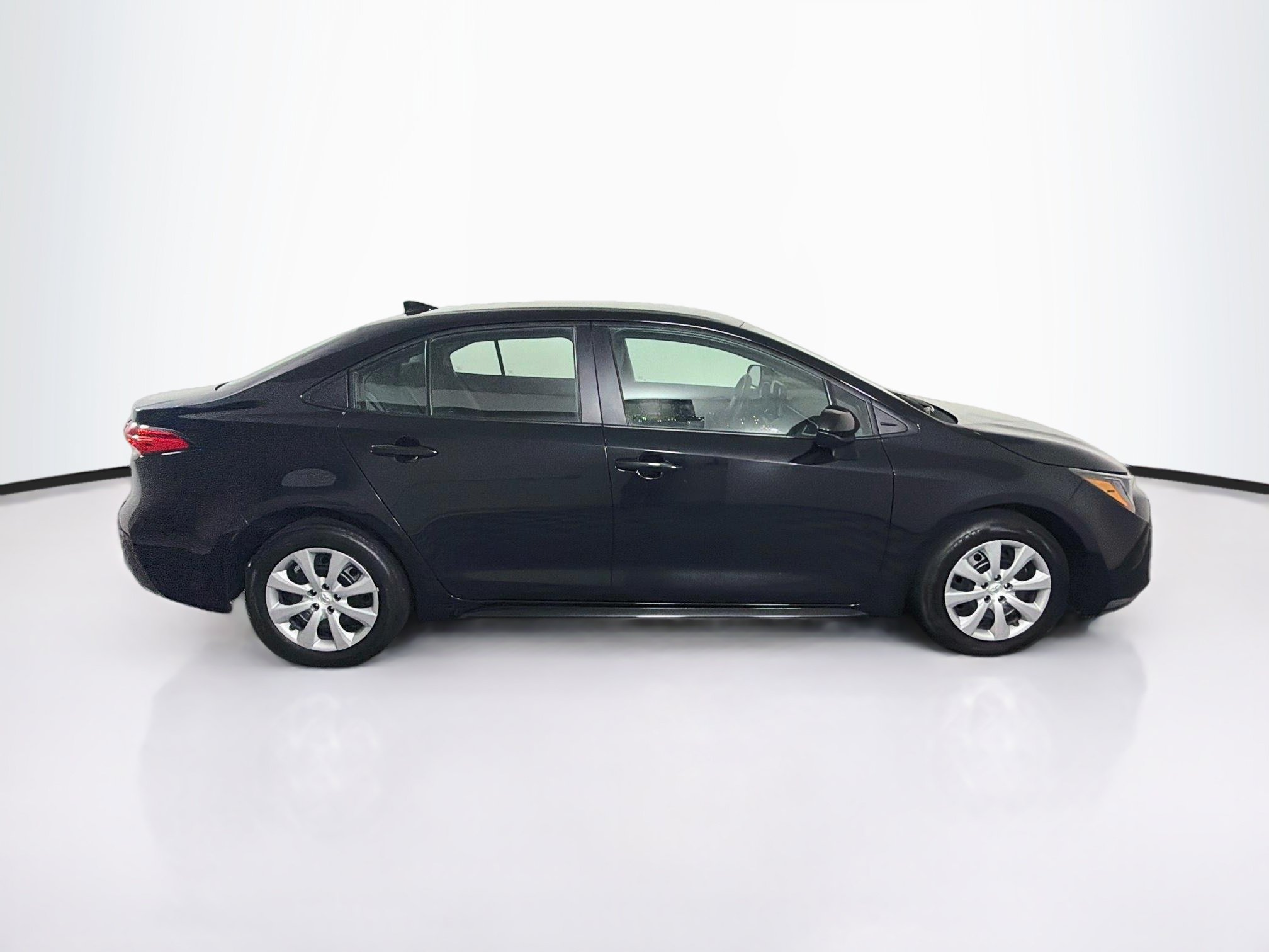 Used 2025 Toyota Corolla LE FWD image 10