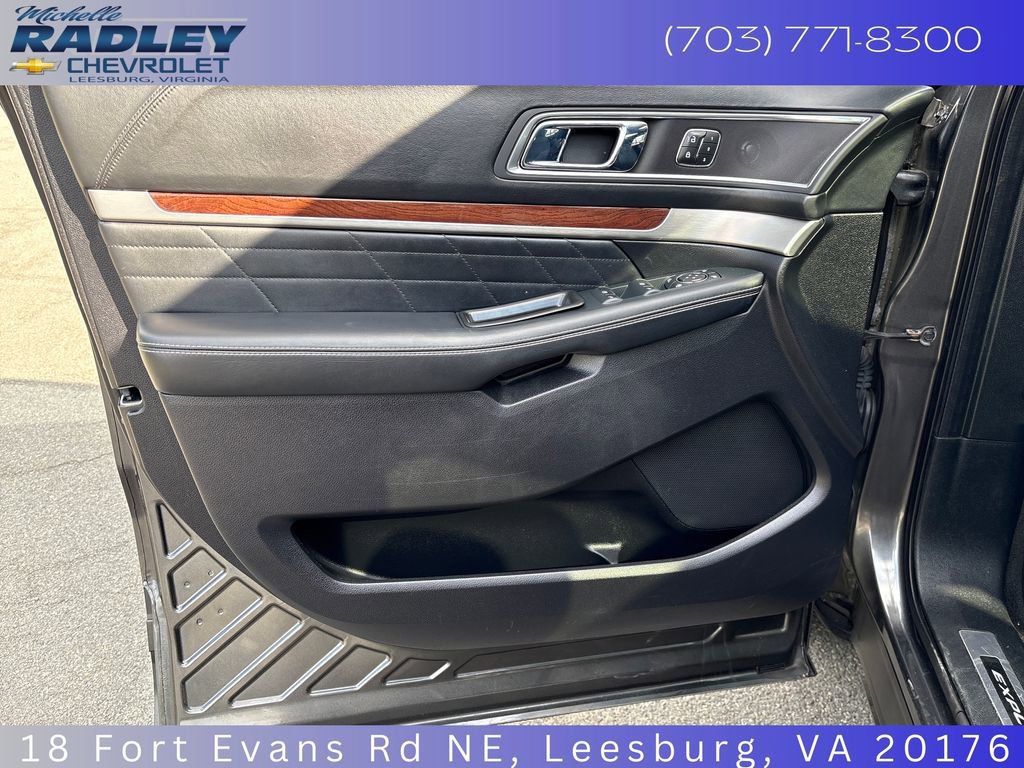Used 2018 Ford Explorer Platinum AWD/4WD image 13