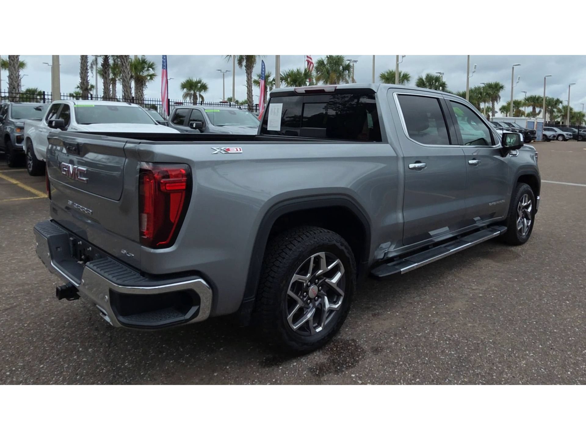 Used 2024 GMC Sierra 1500 SLT w/ SLT Premium Package AWD/4WD image 8