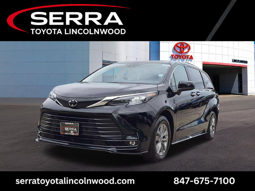 Used 2026 Toyota Sienna XLE FWD image 1