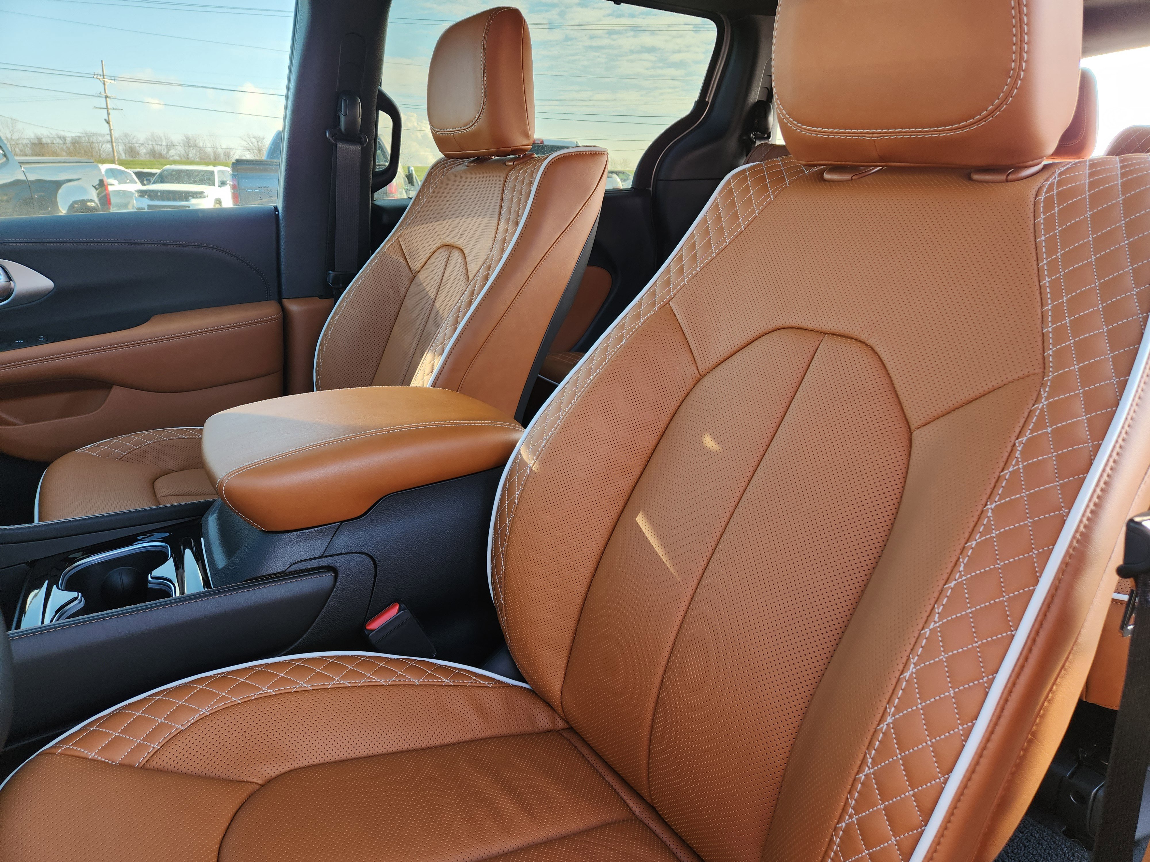 New 2026 Chrysler Pacifica Pinnacle image 22