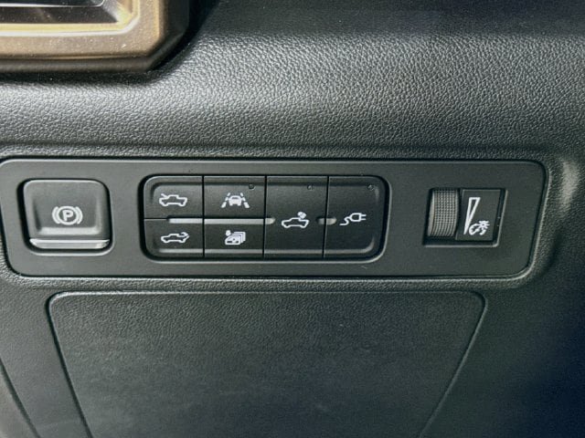 Used 2025 GMC Hummer EV 2X AWD/4WD image 11