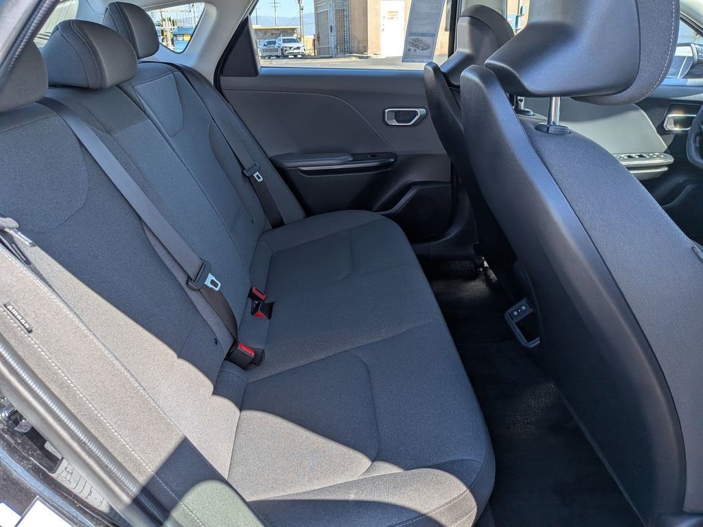 Used 2025 Kia K4 LXS image 29