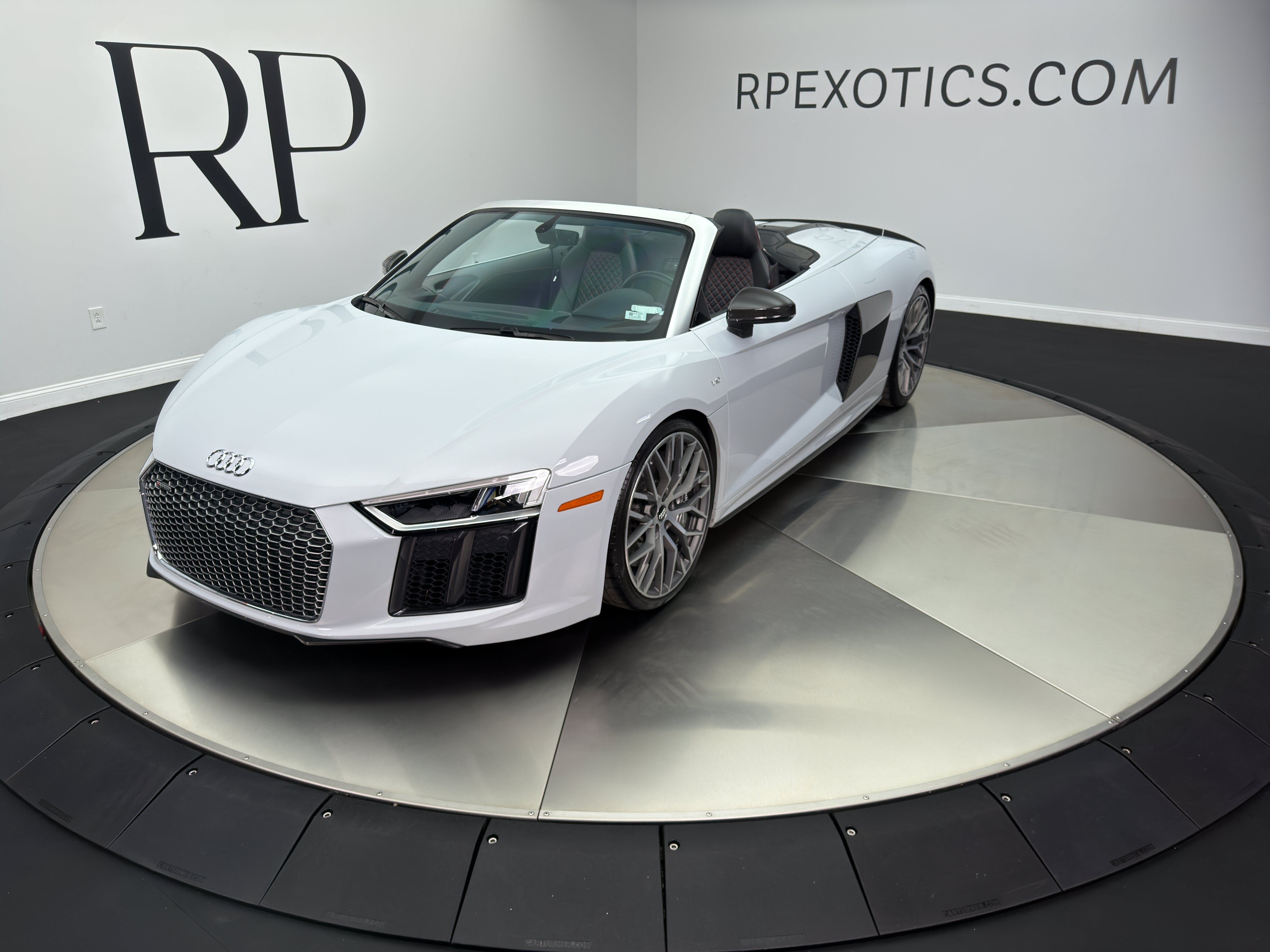 Used 2018 Audi R8 V10 plus
