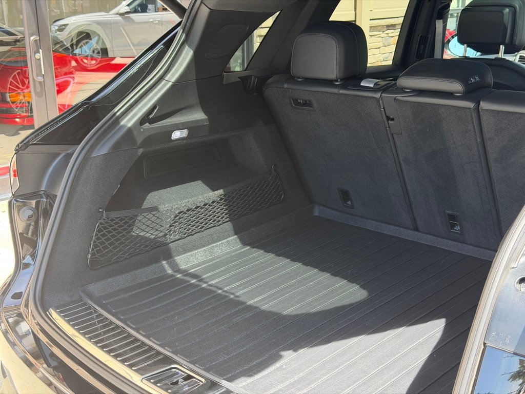 Used 2023 Porsche Cayenne Platinum Edition AWD/4WD image 95