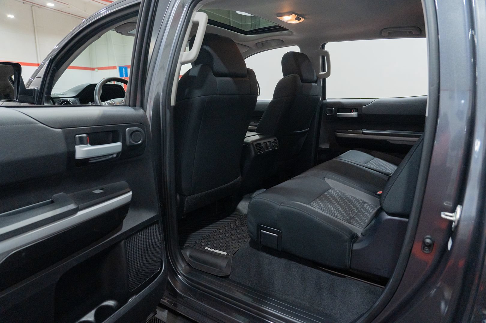Used 2019 Toyota Tundra SR5 AWD/4WD image 26