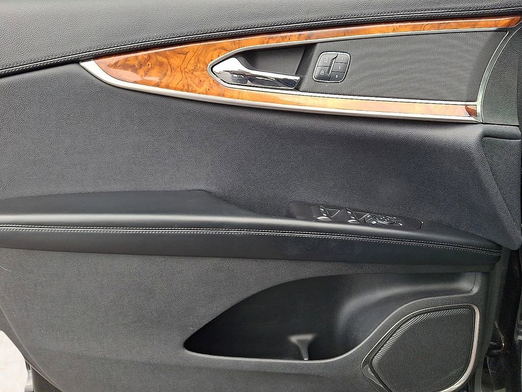 Used 2018 Lincoln MKX Reserve w/ Driver Assistance Package image 13