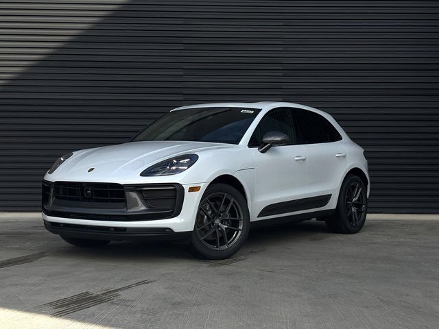 Certified 2026 Porsche Macan Turbo AWD/4WD image 1