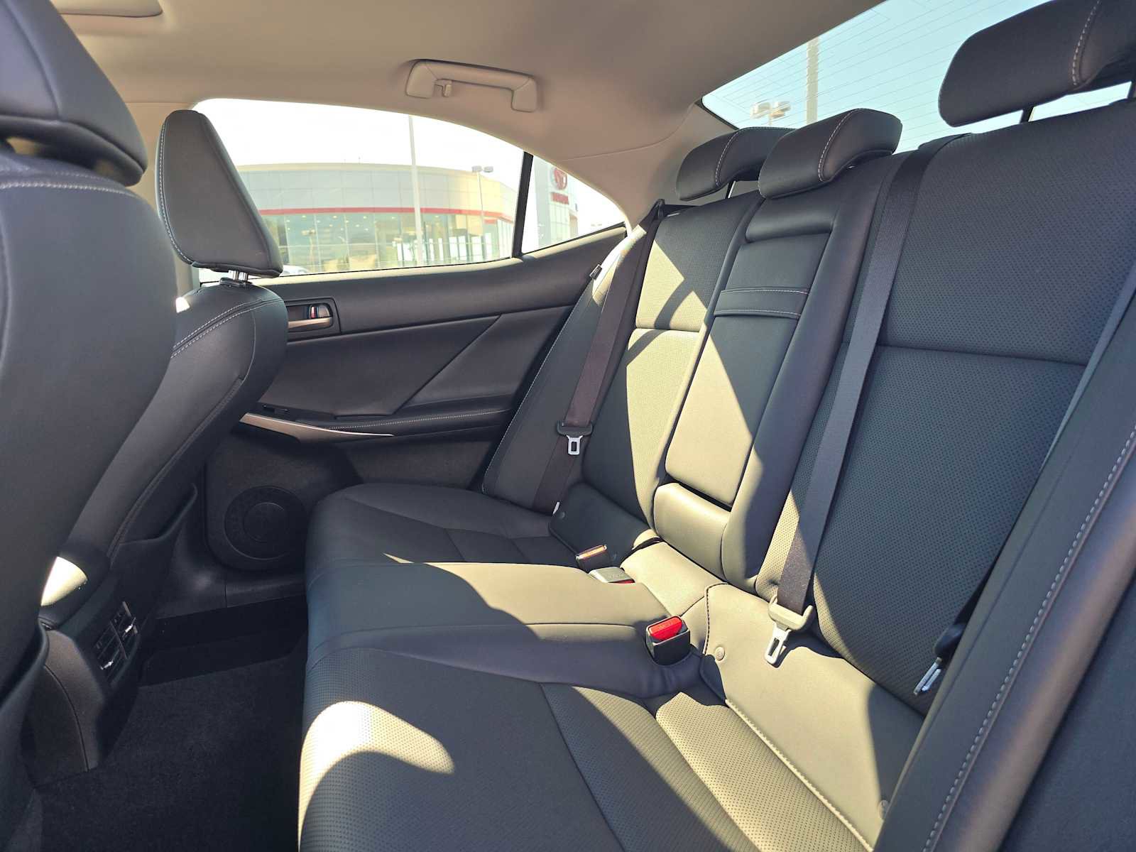 Used 2018 Lexus IS 300 image 18