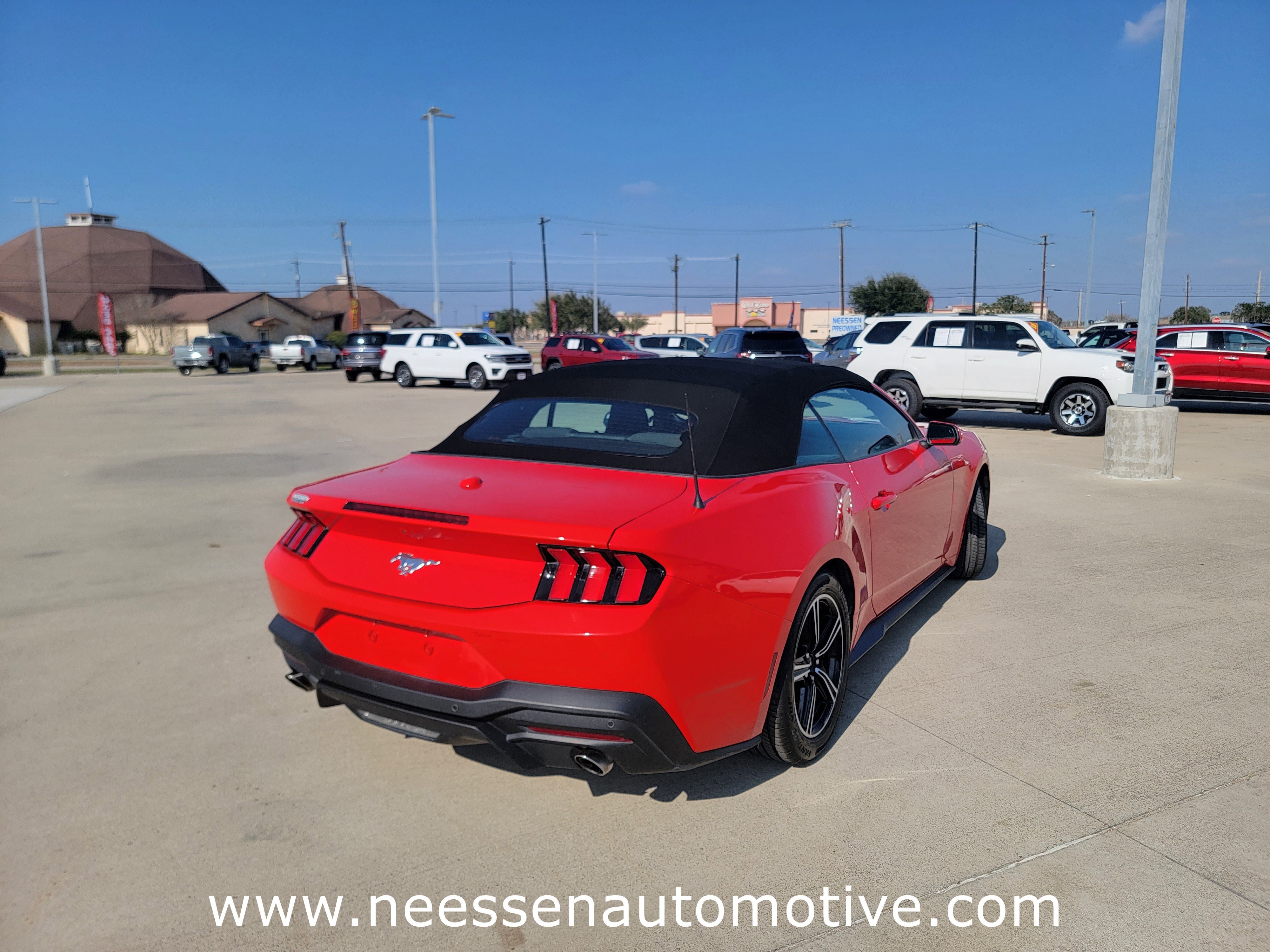 Used 2024 Ford Mustang Convertible image 7