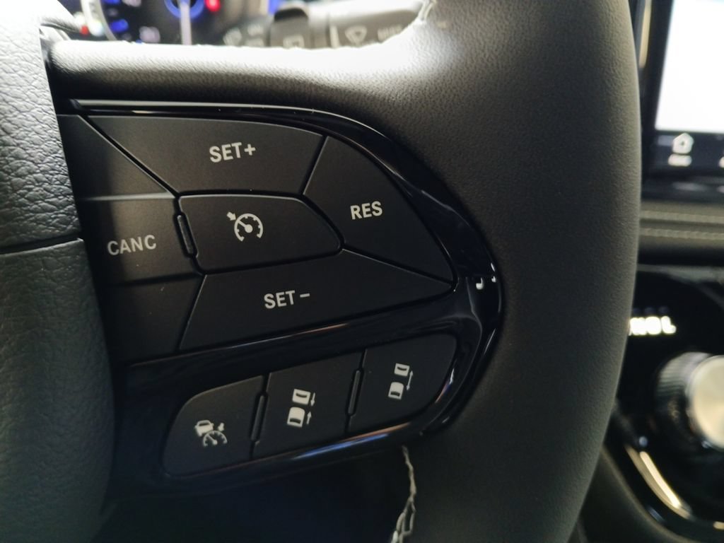 New 2027 Chrysler Pacifica Limited FWD image 25