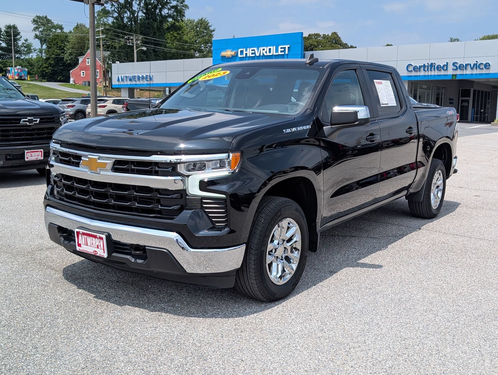 Used 2023 Chevrolet Silverado 1500 LT AWD/4WD image 7
