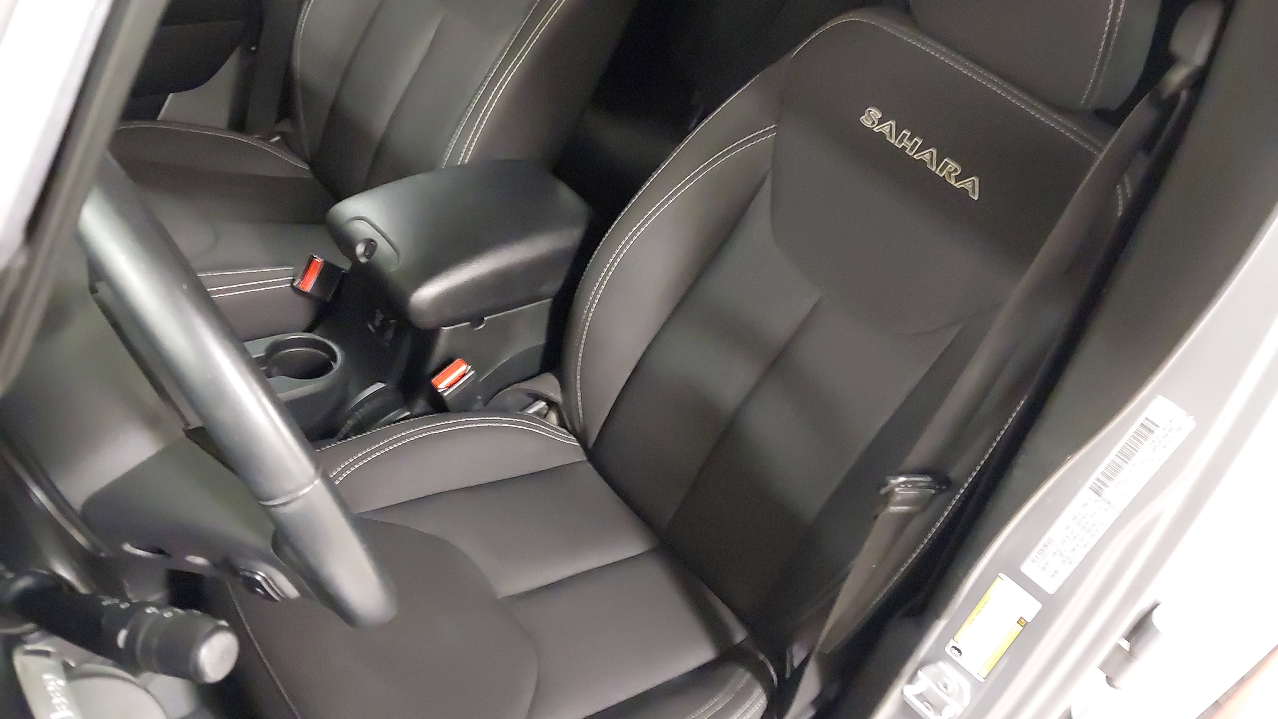 Used 2018 Jeep Wrangler Unlimited Sahara AWD/4WD image 23