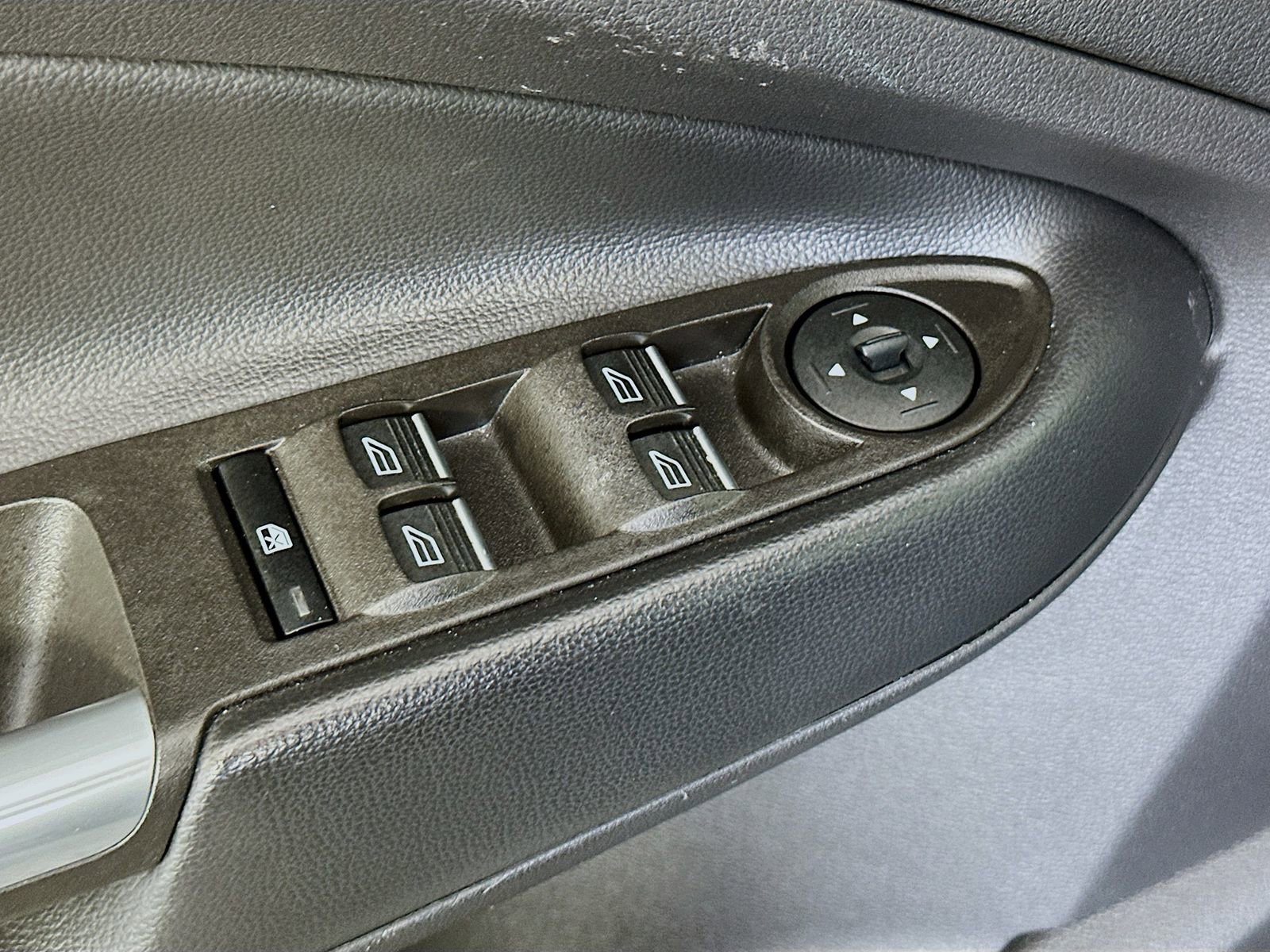 Used 2019 Ford Escape SEL FWD image 17