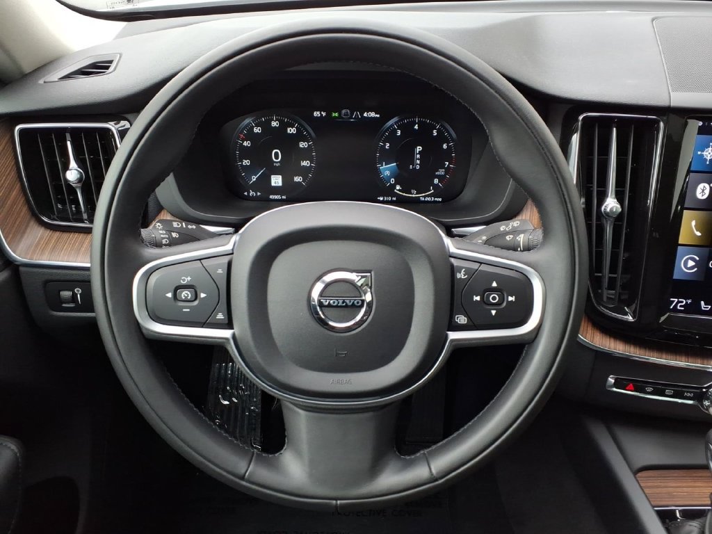 Used 2021 Volvo XC60 T5 Momentum w/ Climate Package AWD/4WD image 13