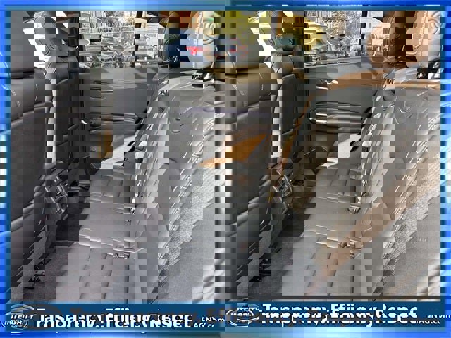 Used 2023 Cadillac XT4 Luxury w/ Cold Weather Package image 14