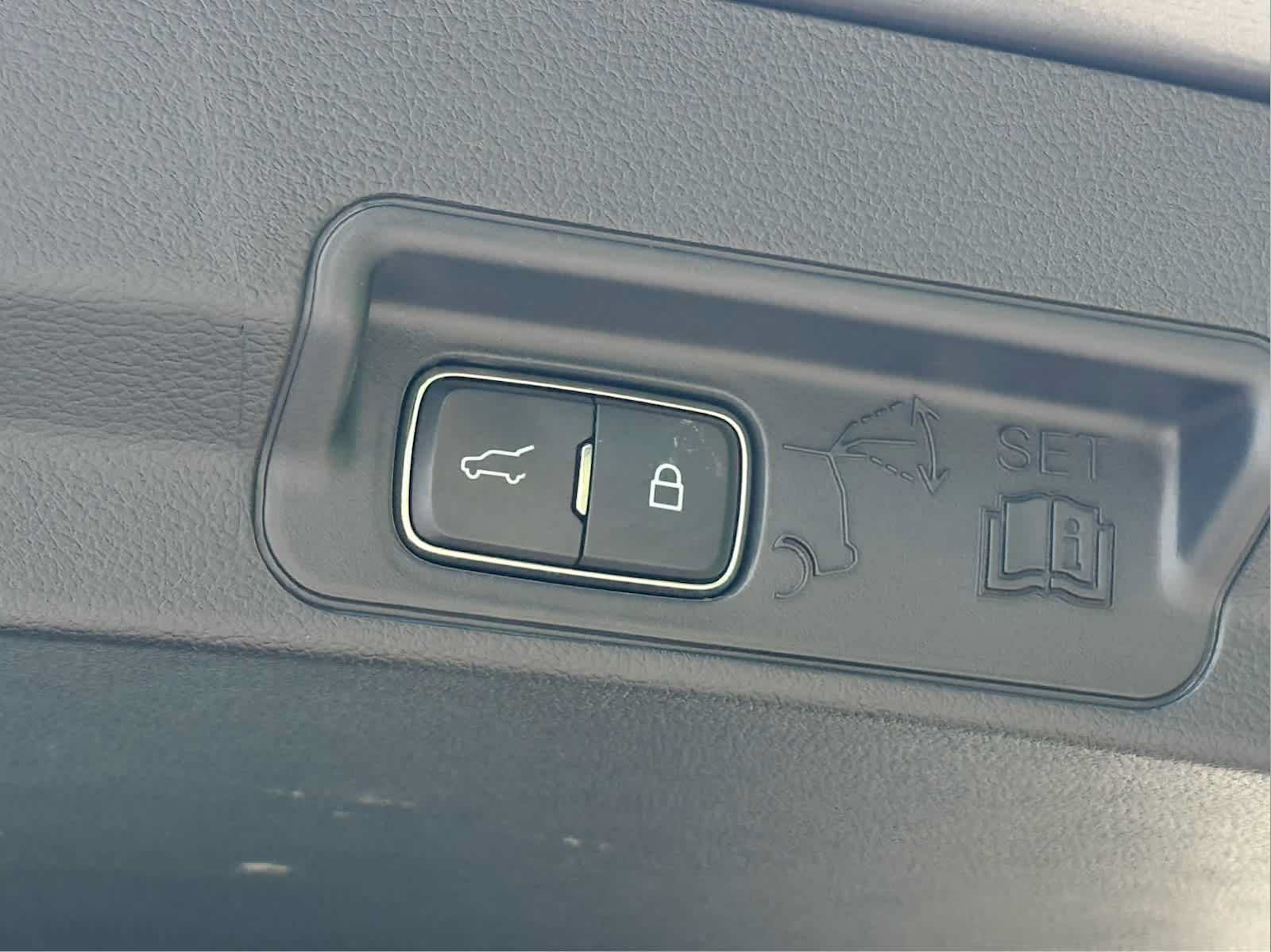 Used 2025 Ford Explorer ST-Line w/ ST-Line Street Pack AWD/4WD image 49