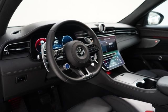 Used 2025 Maserati Grecale GT AWD/4WD image 16
