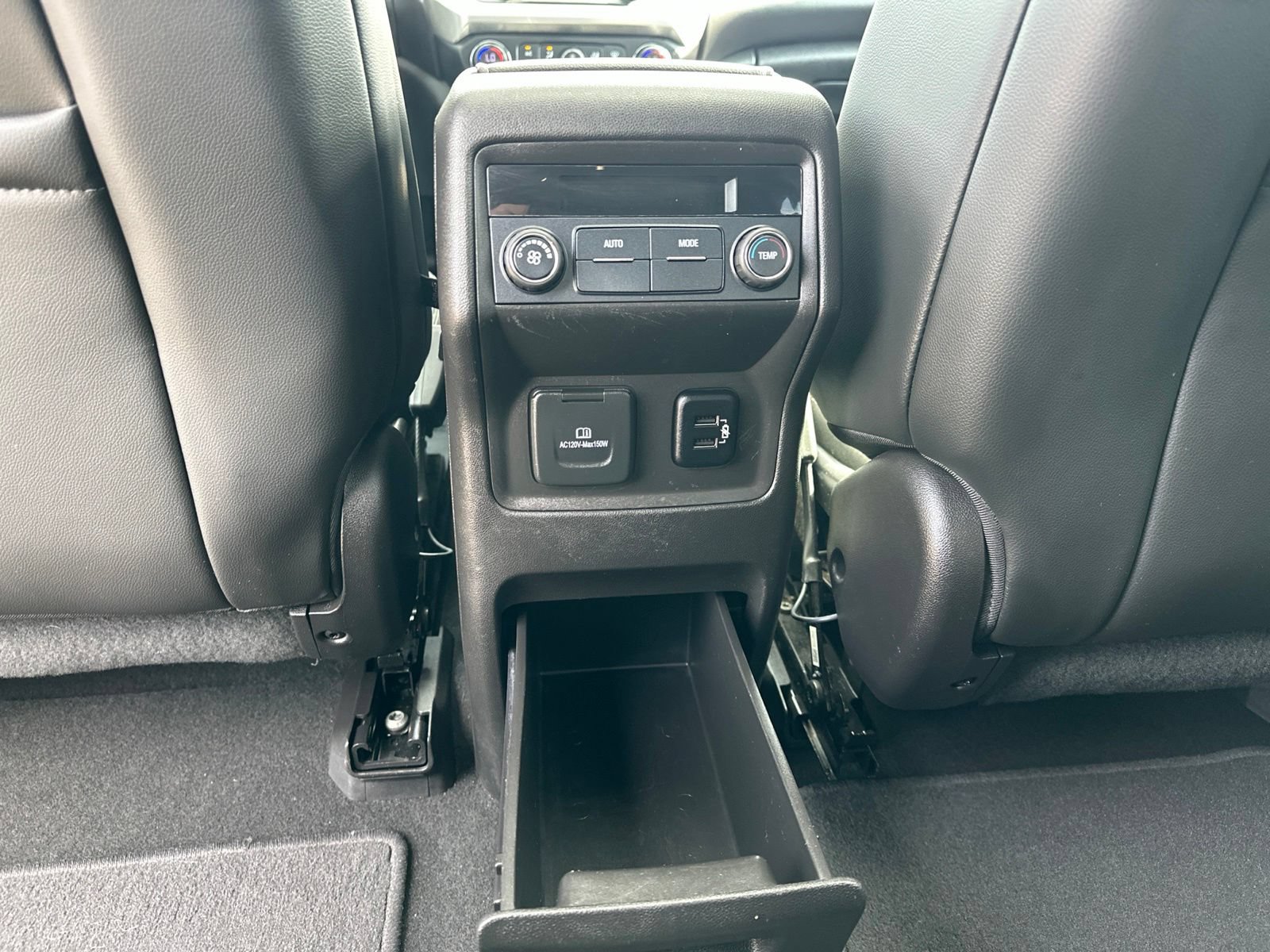 Used 2018 GMC Acadia SLT AWD/4WD image 22