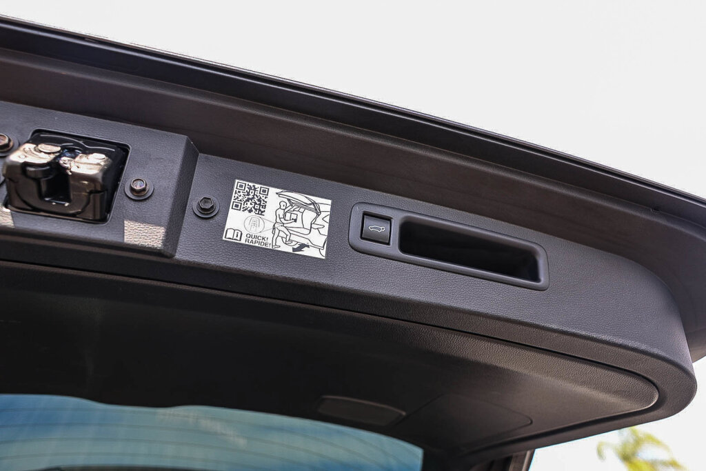 Certified 2024 Toyota Highlander XSE FWD image 30