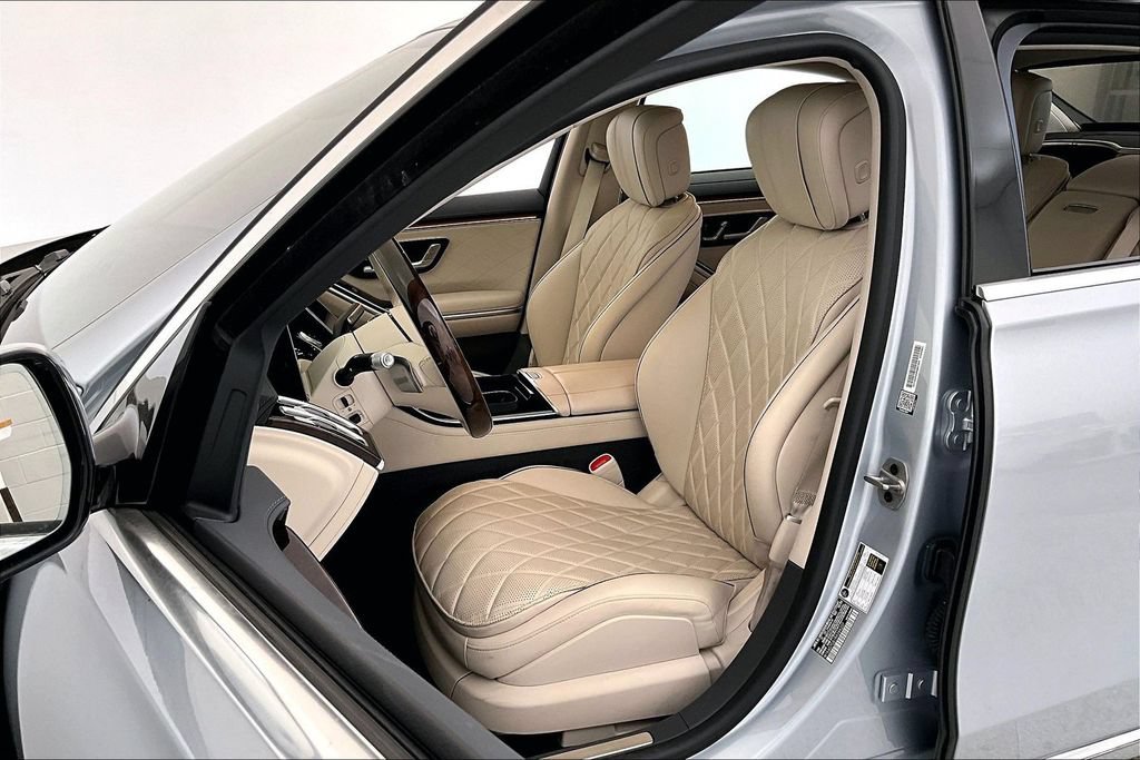 Used 2024 Mercedes-Benz S 580 4MATIC Sedan w/ Warmth & Comfort Package image 32