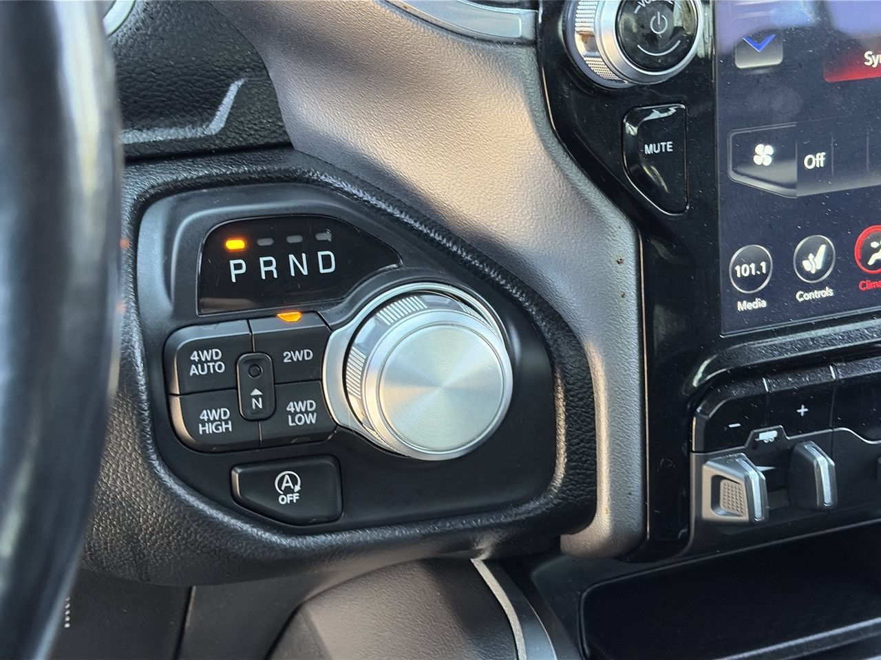 Used 2020 RAM 1500 Laramie AWD/4WD image 14