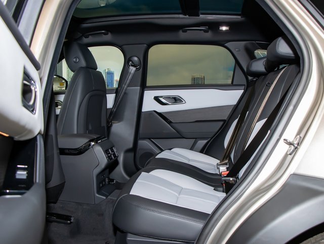 New 2026 Land Rover Range Rover Velar Dynamic SE image 21