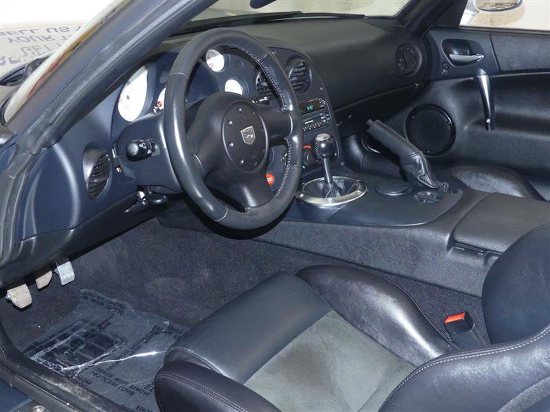 Used 2004 Dodge Viper SRT-10 RWD image 16