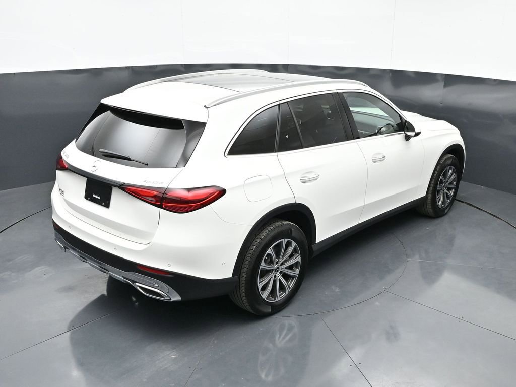 Used 2025 Mercedes-Benz GLC 300 4MATIC image 37