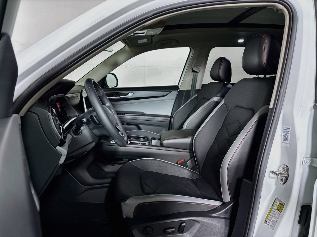 Certified 2024 Volkswagen Atlas Peak Edition SE AWD/4WD image 12