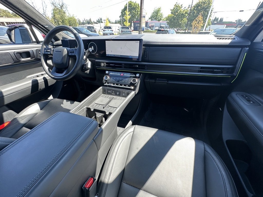 Used 2025 Hyundai Santa Fe Calligraphy image 16