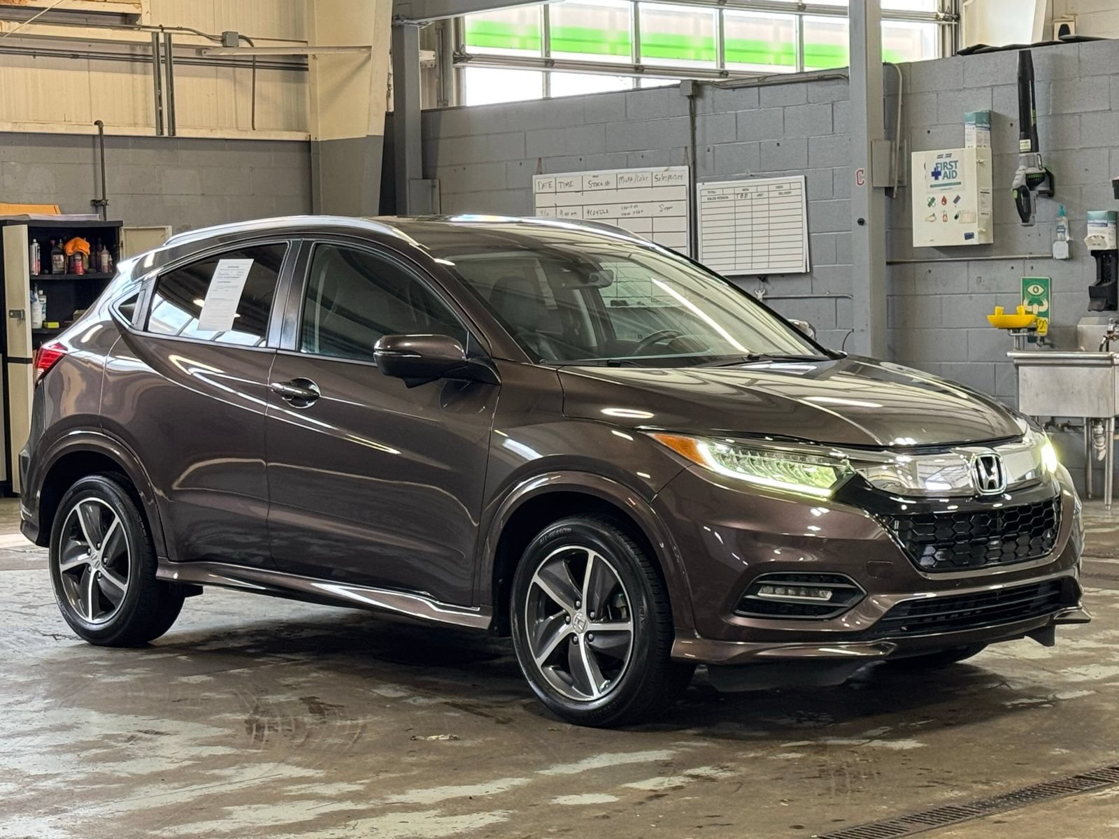 Used 2020 Honda HR-V Touring image 2